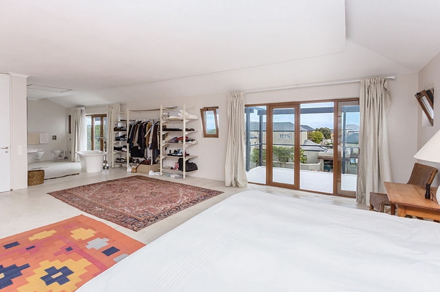 To Let 4 Bedroom Property for Rent in Atlantic Beach Golf Estate Western Cape